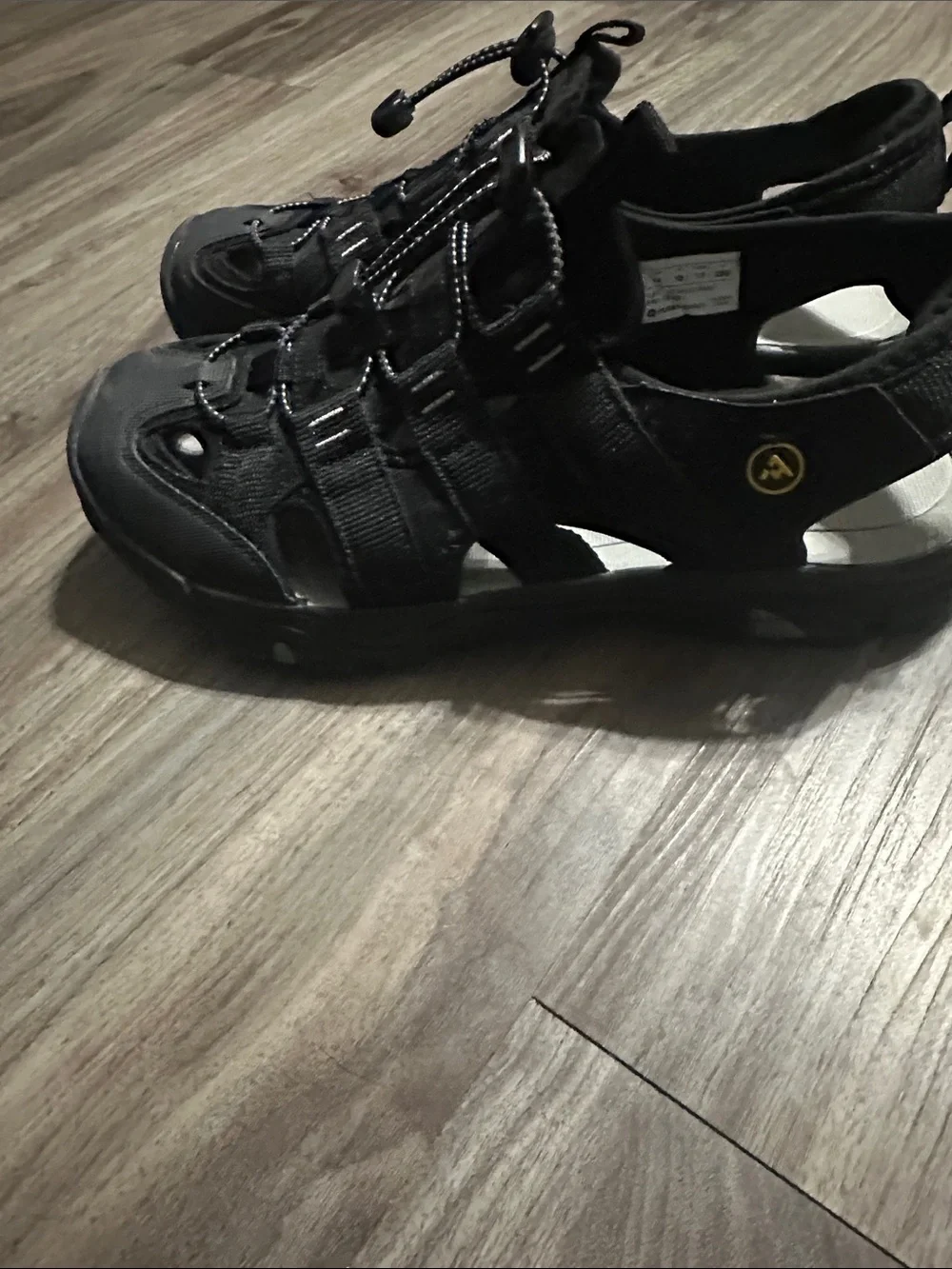 Men's Black Outdoor Trail Sandals with Secure Bungee Closure